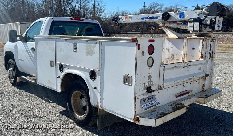 image for item ID9480 2007 Chevrolet 3500HD  utility bed pickup truck