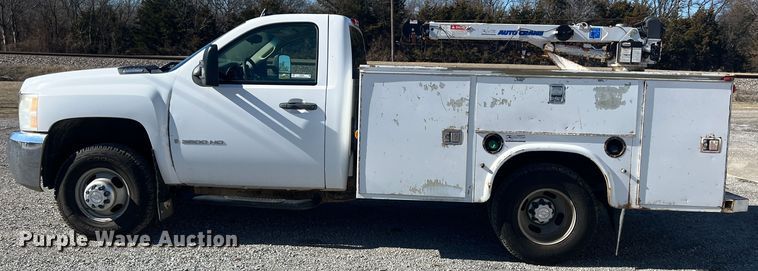 image for item ID9480 2007 Chevrolet 3500HD  utility bed pickup truck