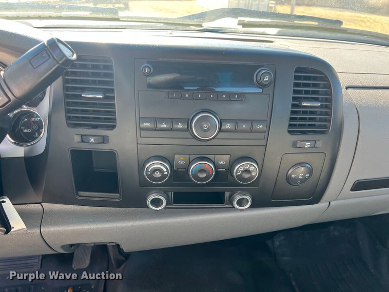 image for item ID9480 2007 Chevrolet 3500HD  utility bed pickup truck