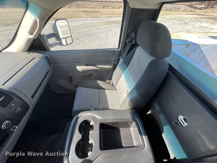 image for item ID9480 2007 Chevrolet 3500HD  utility bed pickup truck