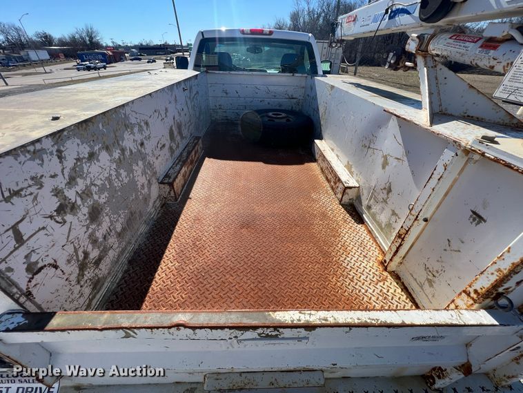 image for item ID9480 2007 Chevrolet 3500HD  utility bed pickup truck