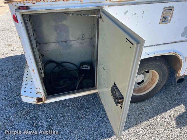 image for item ID9480 2007 Chevrolet 3500HD  utility bed pickup truck