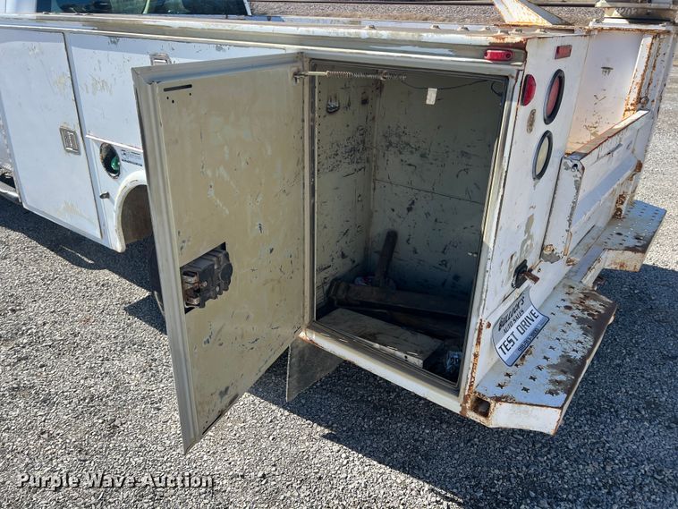 image for item ID9480 2007 Chevrolet 3500HD  utility bed pickup truck