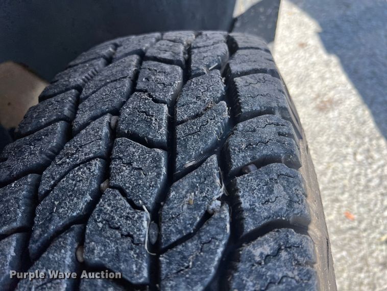 image for item ID9480 2007 Chevrolet 3500HD  utility bed pickup truck