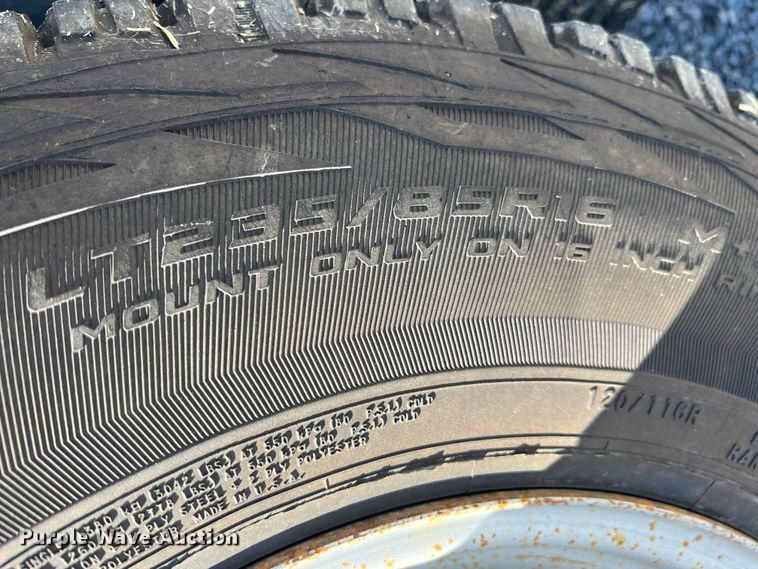 image for item ID9480 2007 Chevrolet 3500HD  utility bed pickup truck