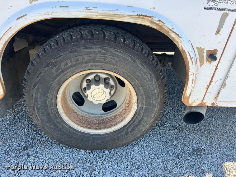 image for item ID9480 2007 Chevrolet 3500HD  utility bed pickup truck