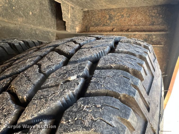 image for item ID9480 2007 Chevrolet 3500HD  utility bed pickup truck