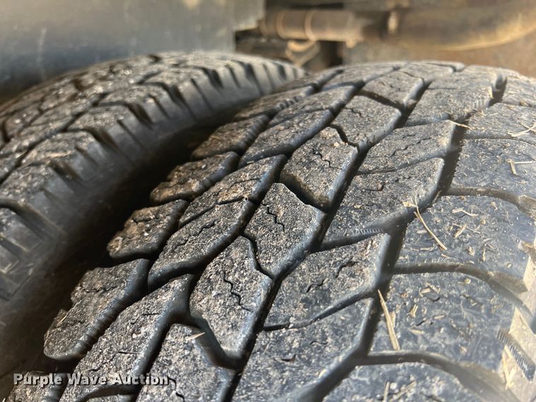 image for item ID9480 2007 Chevrolet 3500HD  utility bed pickup truck