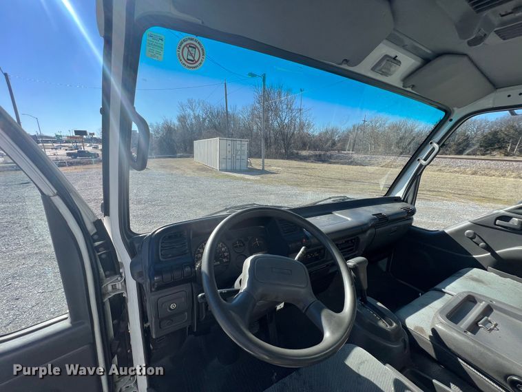 image for item ID9481 1999 GMC W4500  box truck