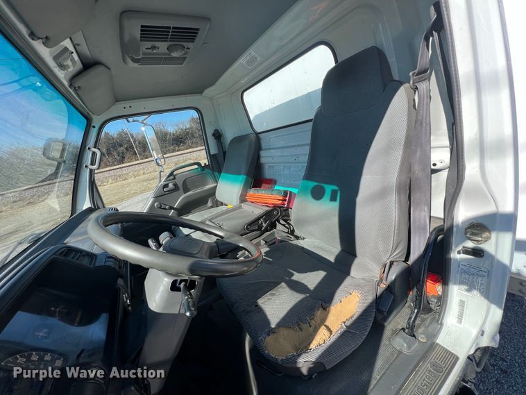 image for item ID9481 1999 GMC W4500  box truck