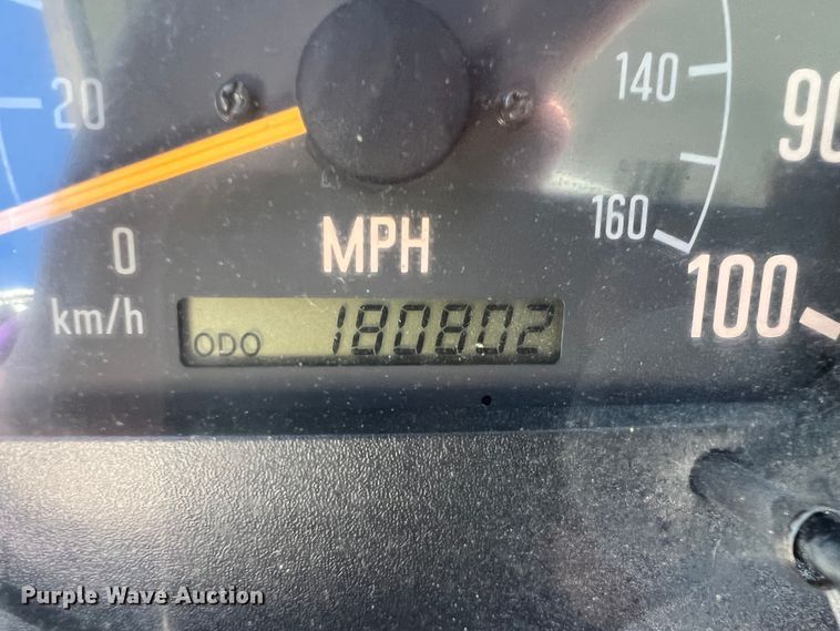 image for item ID9481 1999 GMC W4500  box truck