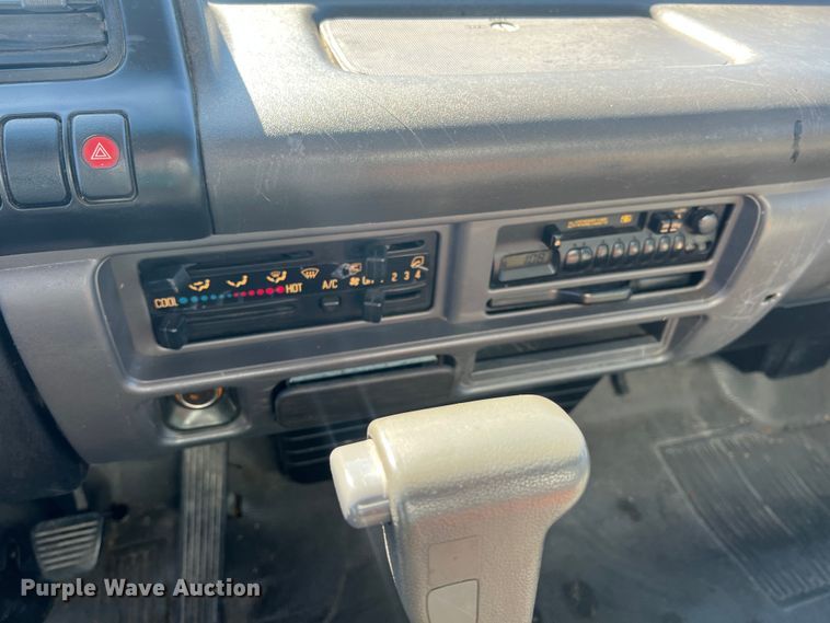 image for item ID9481 1999 GMC W4500  box truck