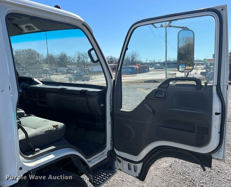 image for item ID9481 1999 GMC W4500  box truck