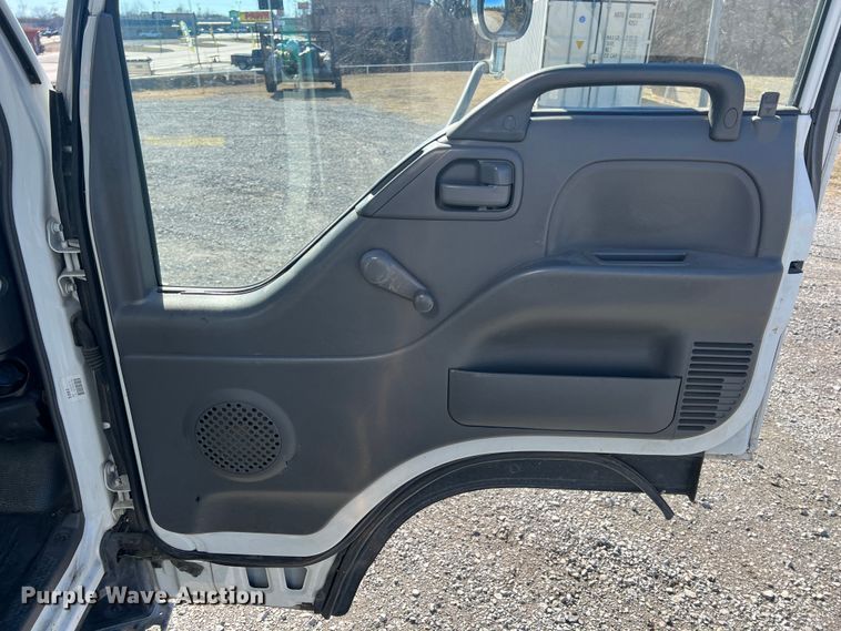 image for item ID9481 1999 GMC W4500  box truck