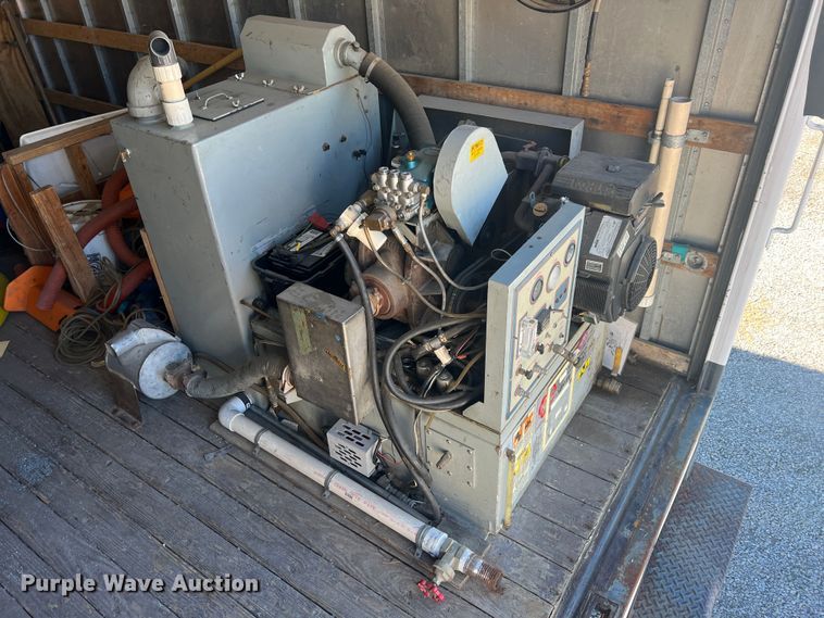 image for item ID9481 1999 GMC W4500  box truck