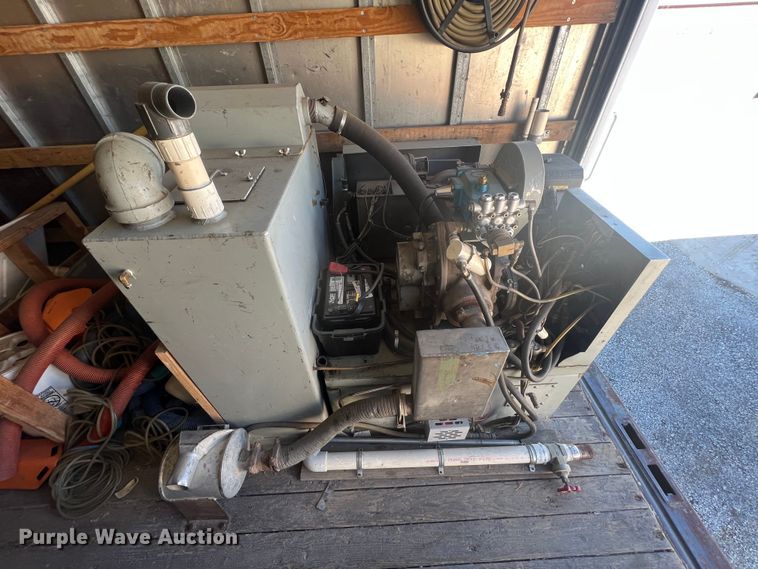 image for item ID9481 1999 GMC W4500  box truck