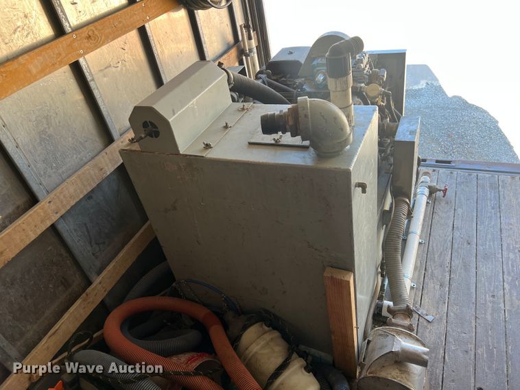 image for item ID9481 1999 GMC W4500  box truck