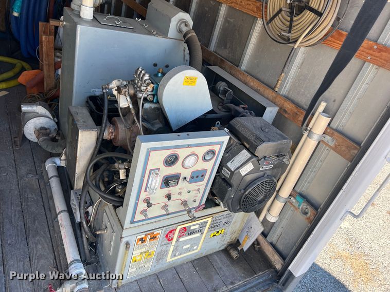 image for item ID9481 1999 GMC W4500  box truck