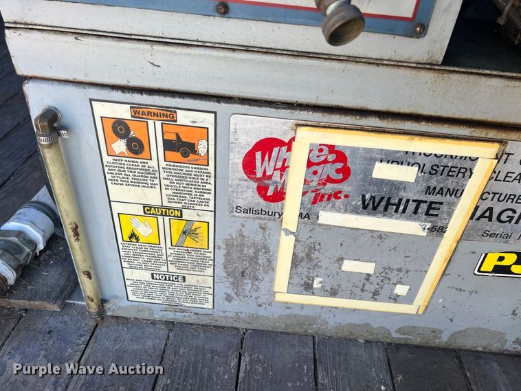 image for item ID9481 1999 GMC W4500  box truck