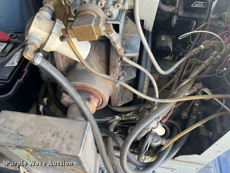 image for item ID9481 1999 GMC W4500  box truck