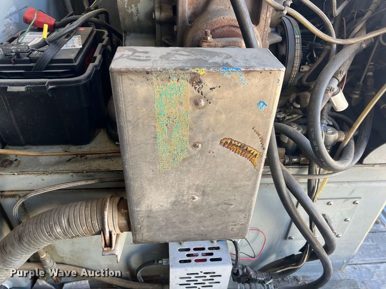 image for item ID9481 1999 GMC W4500  box truck