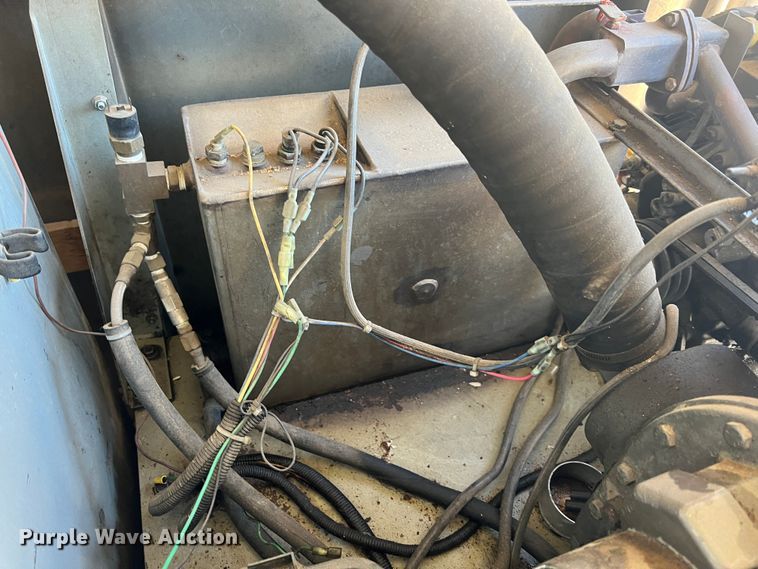 image for item ID9481 1999 GMC W4500  box truck