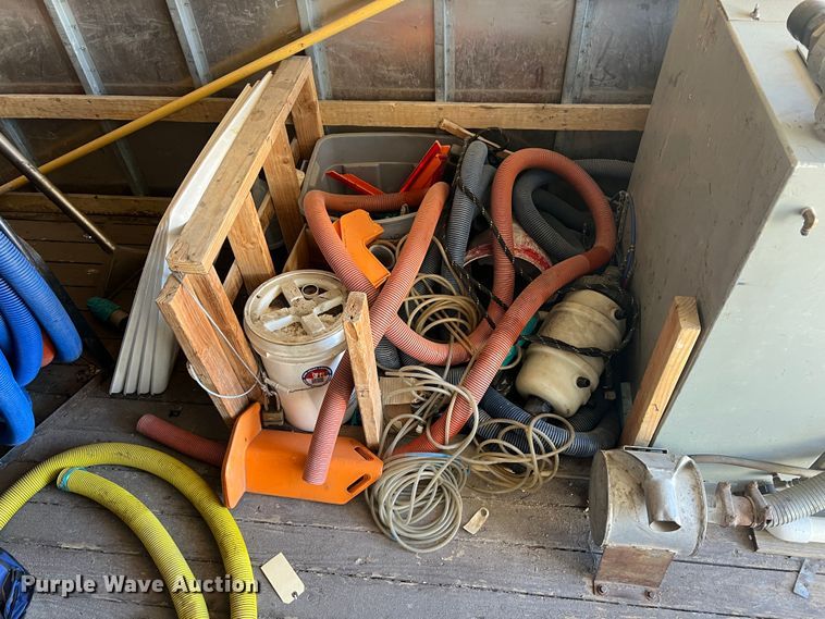 image for item ID9481 1999 GMC W4500  box truck