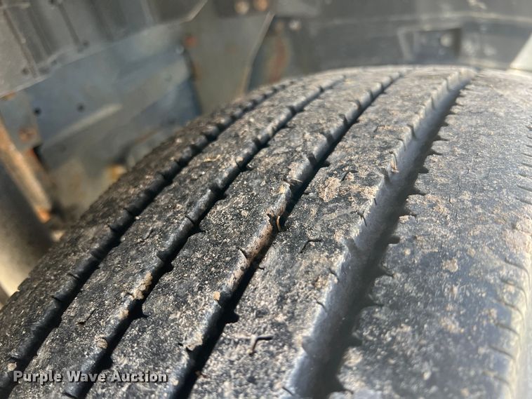 image for item ID9481 1999 GMC W4500  box truck