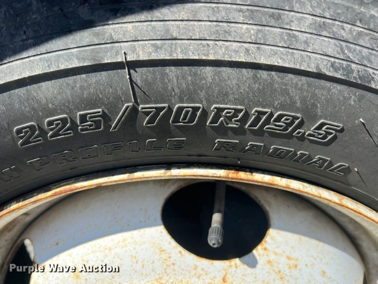 image for item ID9481 1999 GMC W4500  box truck