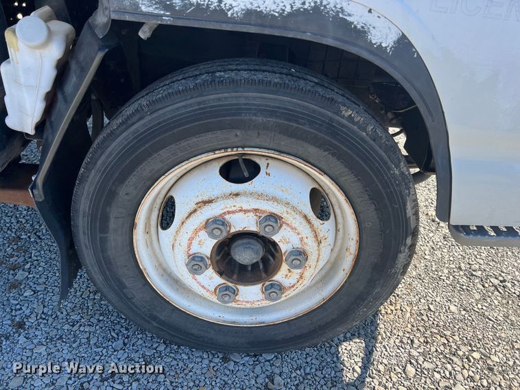 image for item ID9481 1999 GMC W4500  box truck