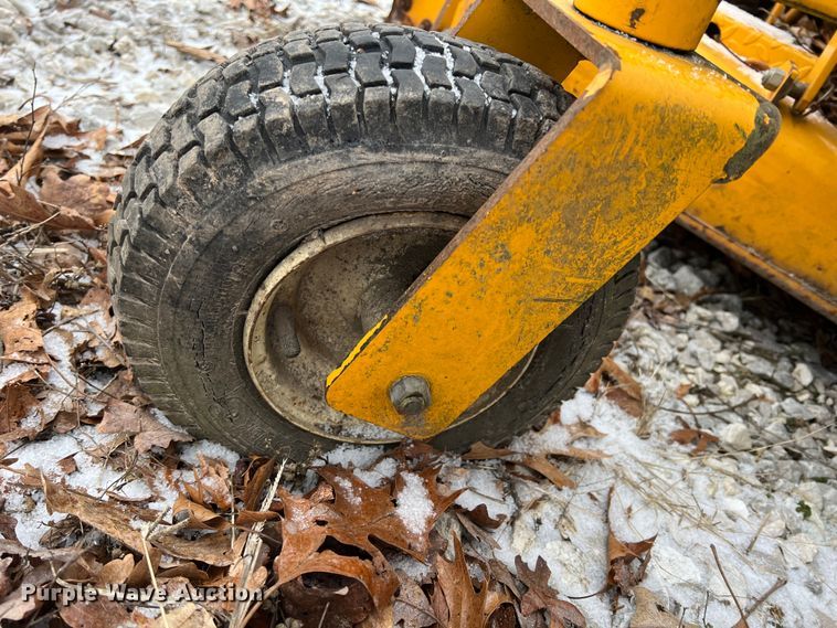 image for item ID9493 (2) ZTR lawn mowers