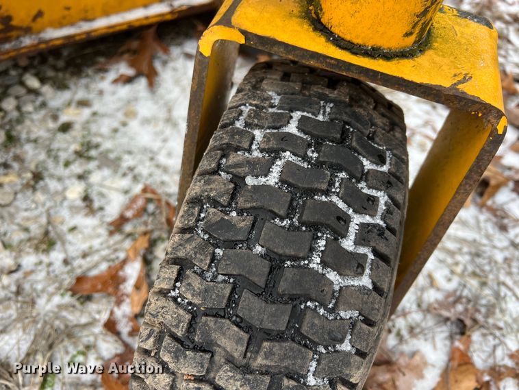 image for item ID9493 (2) ZTR lawn mowers