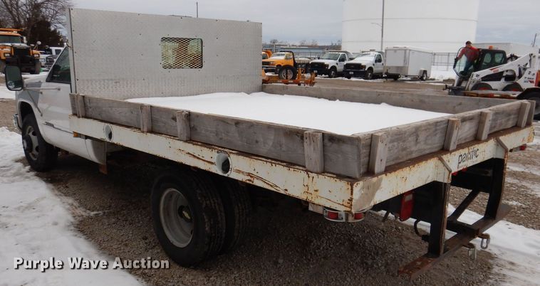 image for item IO9332 2000 Chevrolet C3500  flatbed pickup truck