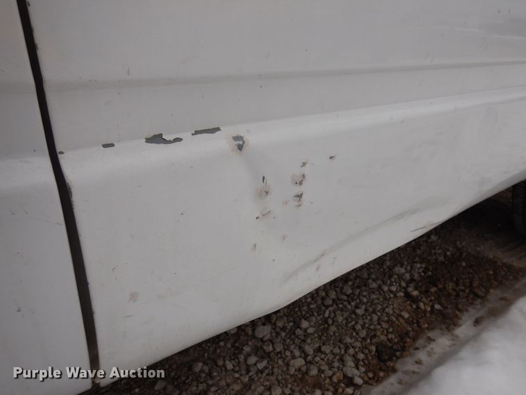 image for item IO9332 2000 Chevrolet C3500  flatbed pickup truck