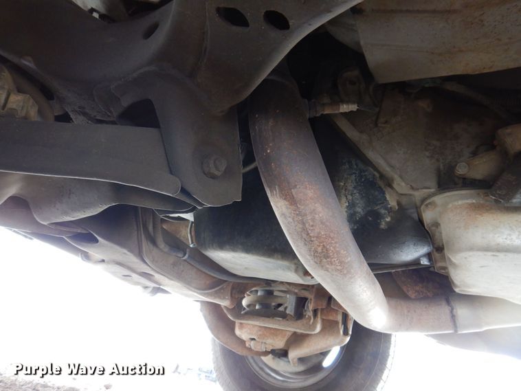 image for item IO9332 2000 Chevrolet C3500  flatbed pickup truck