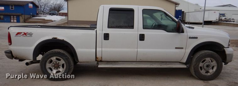 image for item IO9353 2007 Ford F250 XLT  Crew Cab pickup truck