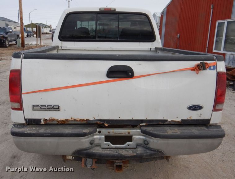 image for item IO9353 2007 Ford F250 XLT  Crew Cab pickup truck