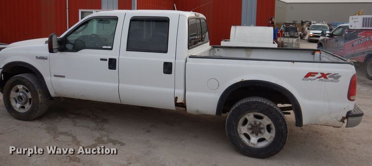 image for item IO9353 2007 Ford F250 XLT  Crew Cab pickup truck