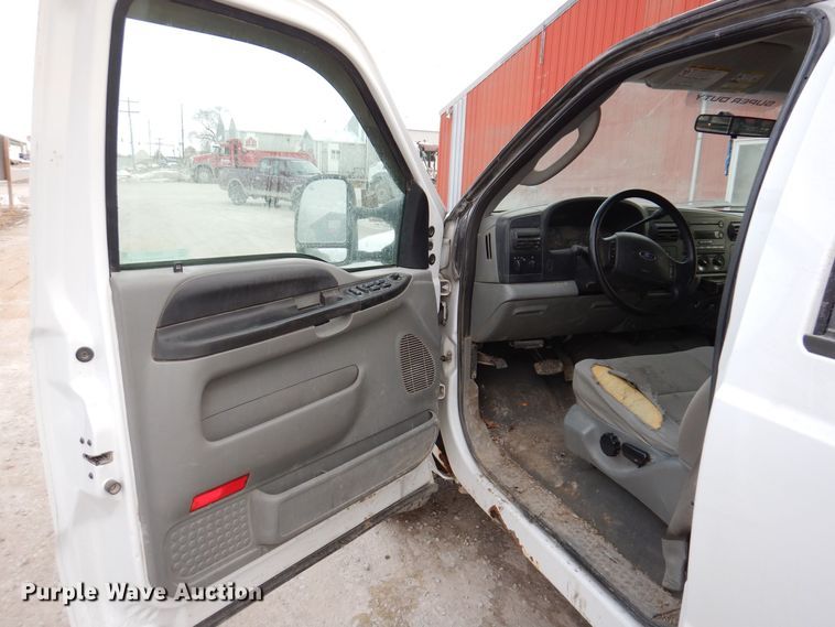 image for item IO9353 2007 Ford F250 XLT  Crew Cab pickup truck