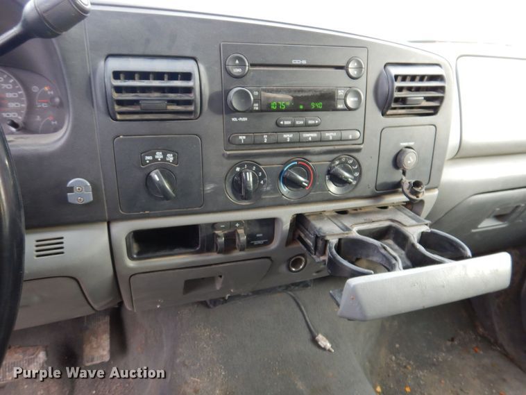 image for item IO9353 2007 Ford F250 XLT  Crew Cab pickup truck