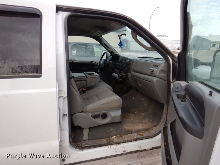 image for item IO9353 2007 Ford F250 XLT  Crew Cab pickup truck