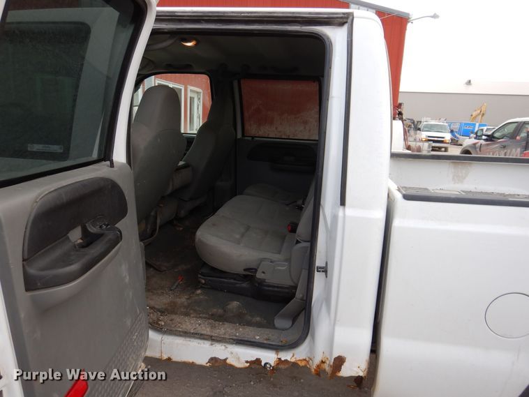 image for item IO9353 2007 Ford F250 XLT  Crew Cab pickup truck