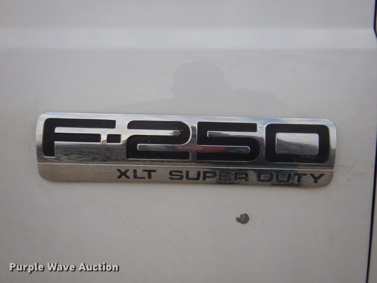 image for item IO9353 2007 Ford F250 XLT  Crew Cab pickup truck