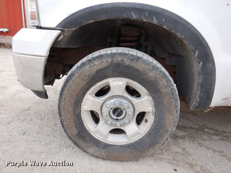 image for item IO9353 2007 Ford F250 XLT  Crew Cab pickup truck