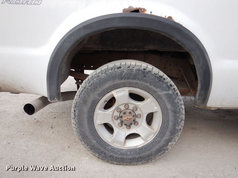 image for item IO9353 2007 Ford F250 XLT  Crew Cab pickup truck