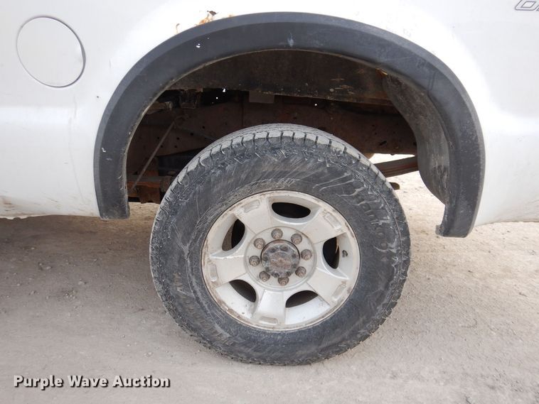 image for item IO9353 2007 Ford F250 XLT  Crew Cab pickup truck