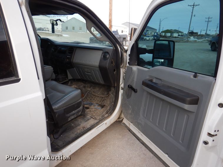 image for item IO9354 2015 Ford F350  pickup truck