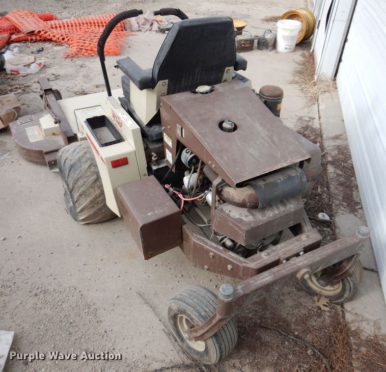 image for item IO9356 Grasshopper 9561S  lawn mower