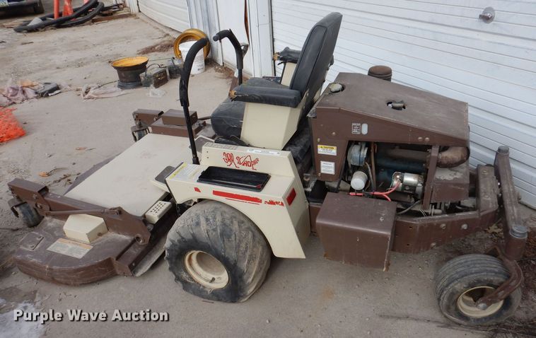 image for item IO9356 Grasshopper 9561S  lawn mower