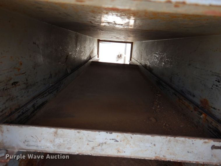 image for item IO9374 Flatbed